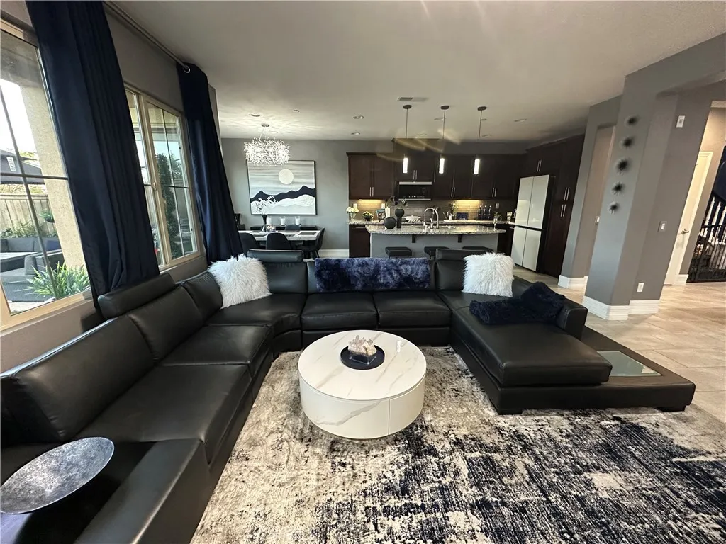 https://cdn.realtyfeed.com/cdn/127/306729053/c46786d0437786139540ee0e2519aa44.webp