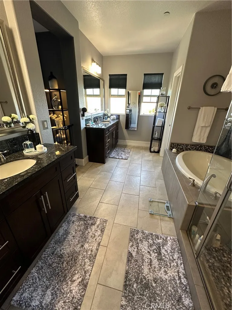 https://cdn.realtyfeed.com/cdn/127/306729053/fb8ae1380edb08b55d757f804f976c9b.webp