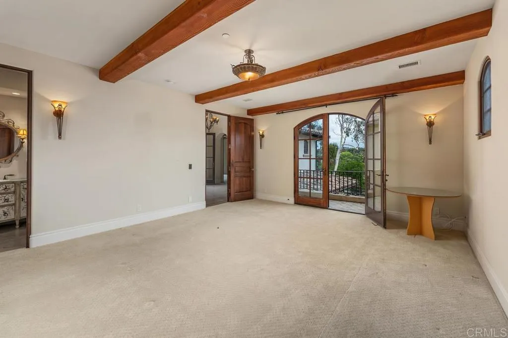 https://cdn.realtyfeed.com/cdn/127/306729124/1f046543be6354bd045f285a7f69e7be.webp
