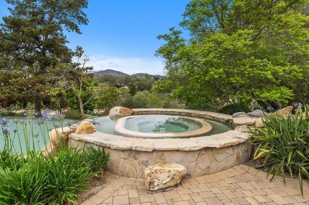 https://cdn.realtyfeed.com/cdn/127/306729124/2ebca0498a40561d1b1acafefbe87b40.webp