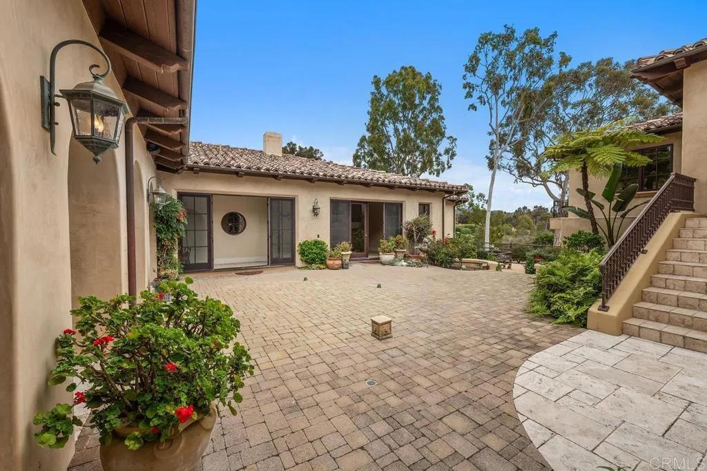 https://cdn.realtyfeed.com/cdn/127/306729124/32c624c08e950afddb6219d0c8ffda19.webp