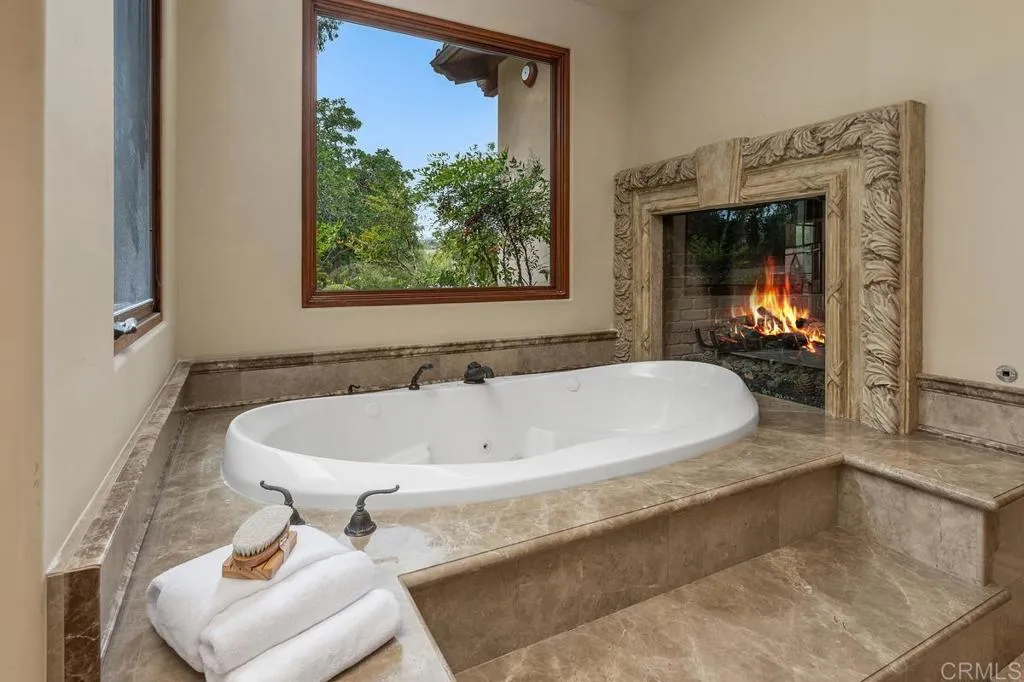https://cdn.realtyfeed.com/cdn/127/306729124/5a95d1adf5d83532e080d1018e20a00c.webp