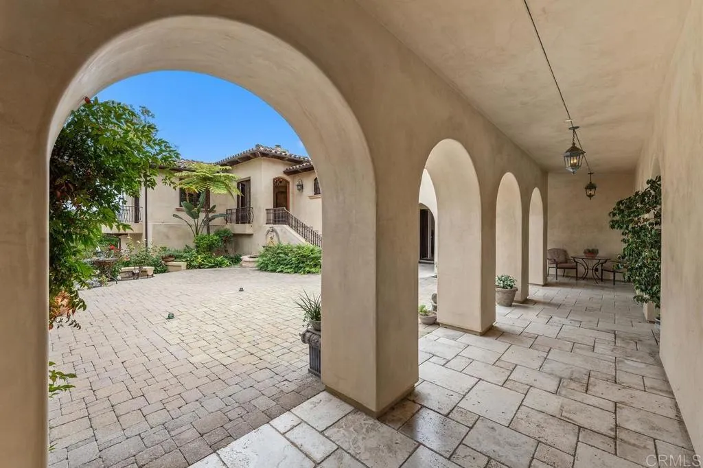 https://cdn.realtyfeed.com/cdn/127/306729124/687f8c69d8cf749cda213e3f53176d55.webp