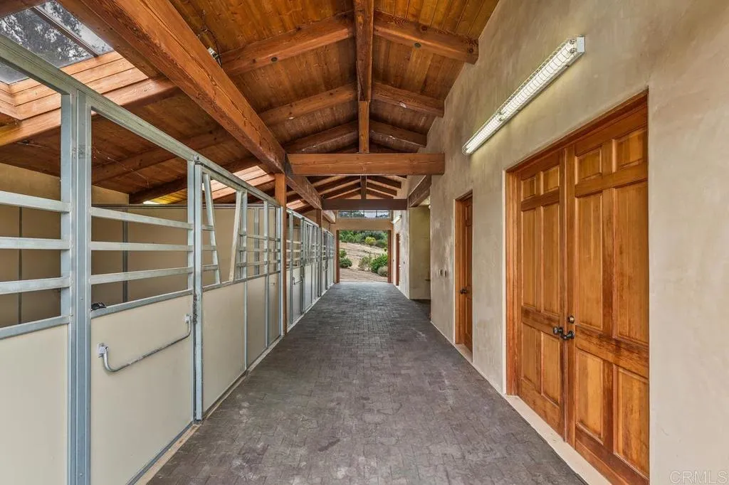 https://cdn.realtyfeed.com/cdn/127/306729124/97090464ef71039944874d9258d9823d.webp