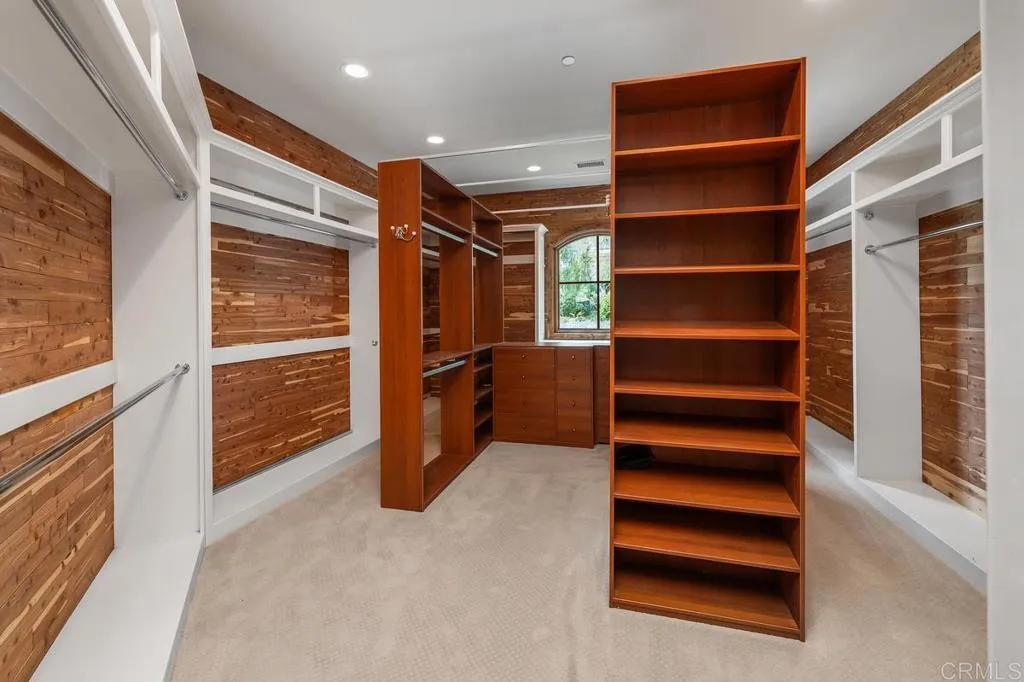 https://cdn.realtyfeed.com/cdn/127/306729124/c0808b581bd0b0698f255de64d81c4b4.webp