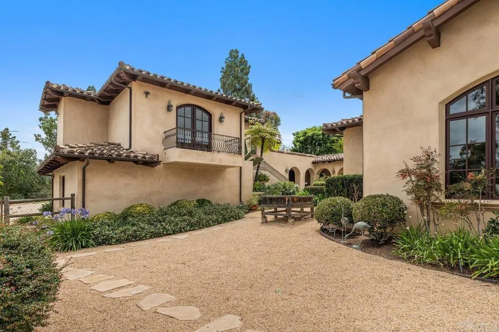 https://cdn.realtyfeed.com/cdn/127/306729124/e550be22ddb083f2ed632232635f86ed.webp
