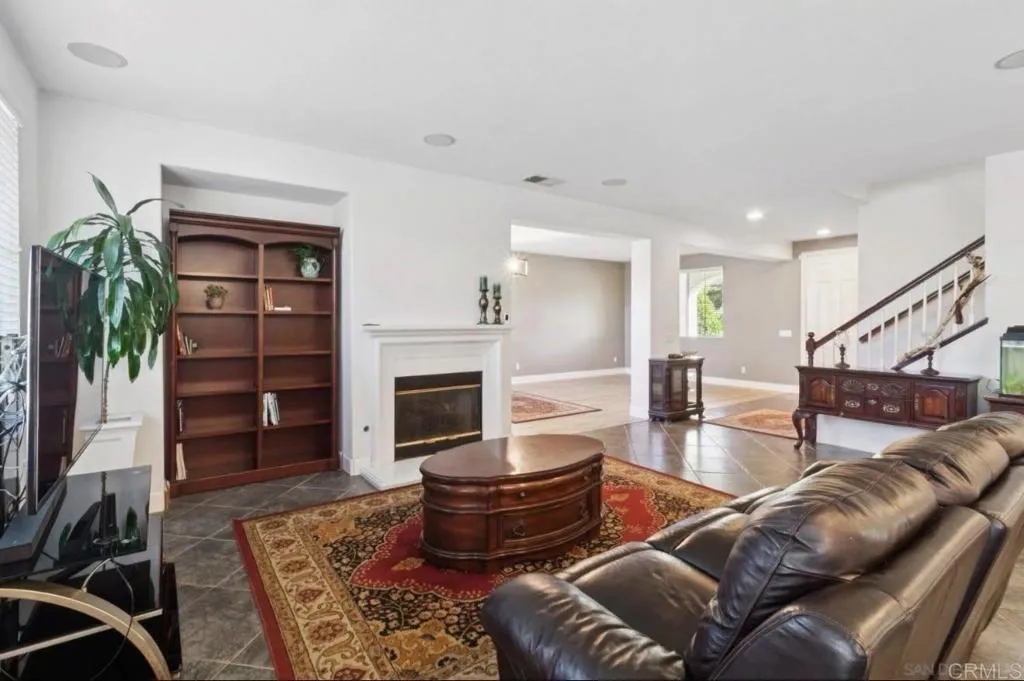 https://cdn.realtyfeed.com/cdn/127/306729146/131c2c764297b3ae0dce9c3fb2ac4240.webp