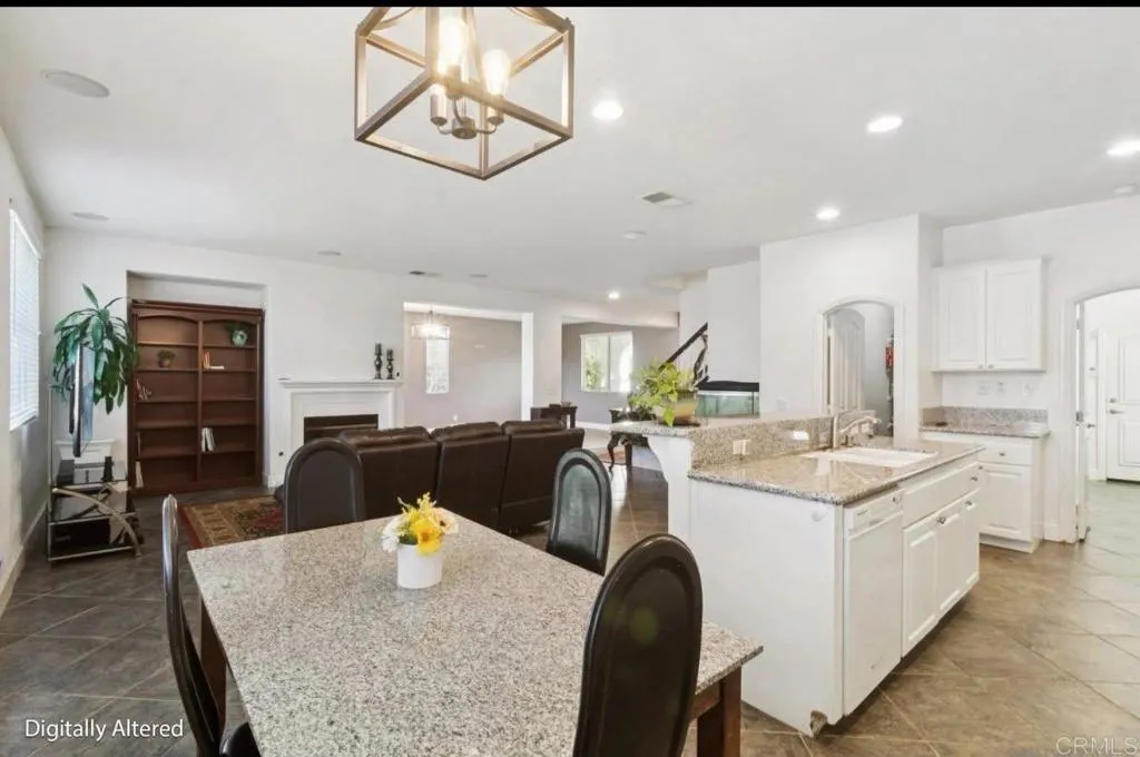 https://cdn.realtyfeed.com/cdn/127/306729146/521b74744a84f54ed758bb5af70347f9.webp