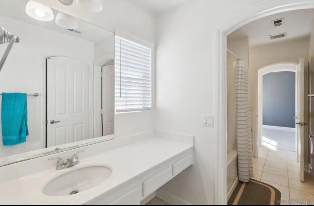https://cdn.realtyfeed.com/cdn/127/306729146/54fc79b8c7c332b3864f3917f5c2d4d7.webp
