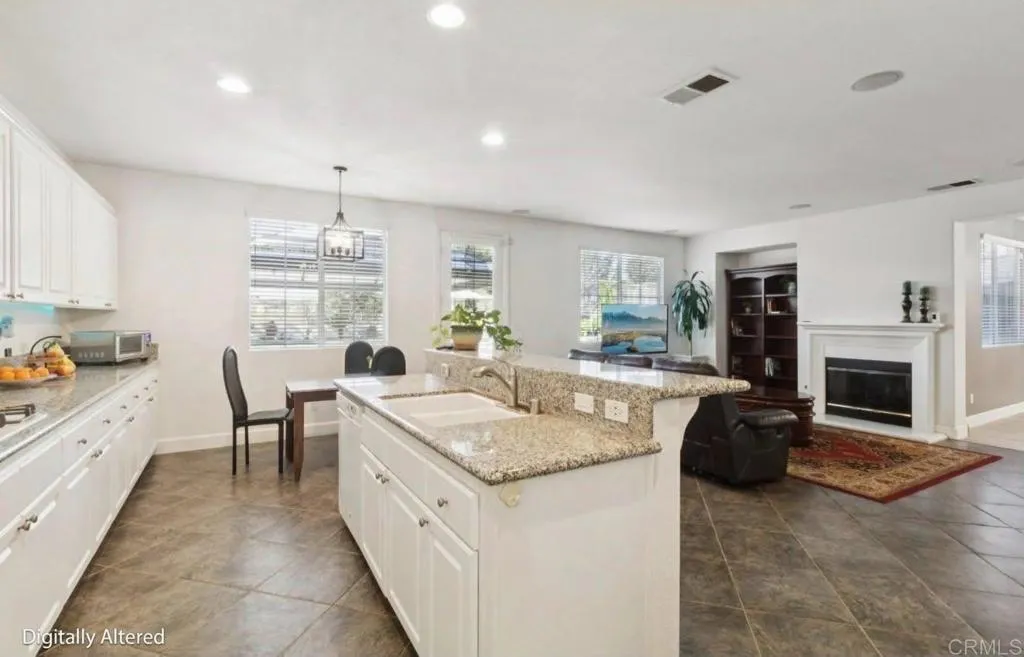 https://cdn.realtyfeed.com/cdn/127/306729146/b3e6342e78d45af71c161591e4e7388b.webp