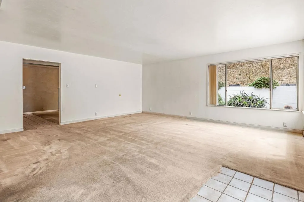 https://cdn.realtyfeed.com/cdn/127/306729147/037eaa29c9ecb88ad7a091e2abd0ff89.webp