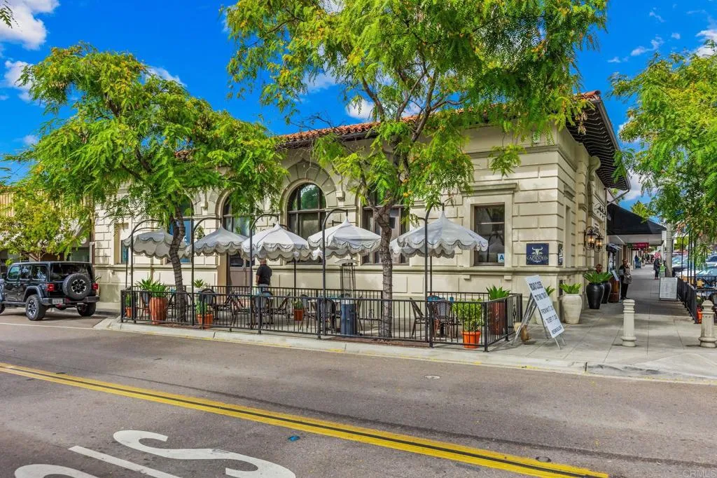 https://cdn.realtyfeed.com/cdn/127/306729147/2b67275677206a1327506256a95e6b25.webp