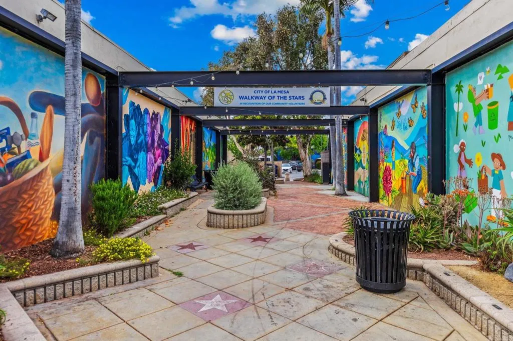 https://cdn.realtyfeed.com/cdn/127/306729147/5090295ffe1ea0bd003b4d4c11cdd6c2.webp