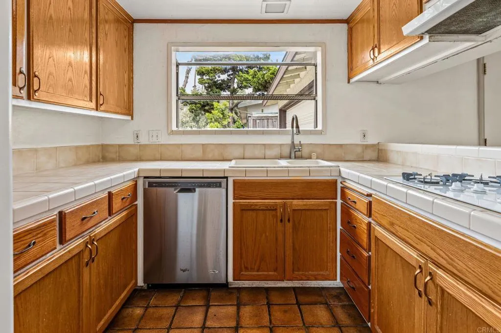 https://cdn.realtyfeed.com/cdn/127/306729147/6ce6a4c4fad119c9726d3784527daa2b.webp