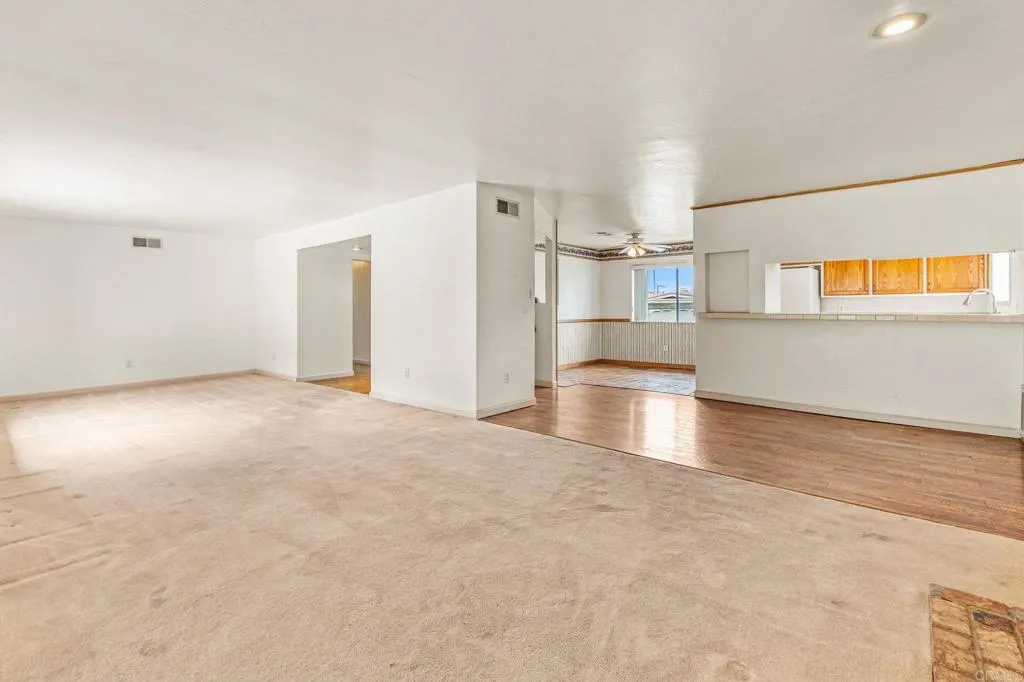 https://cdn.realtyfeed.com/cdn/127/306729147/94d85fe9726a10909ddd977dc6cced1e.webp