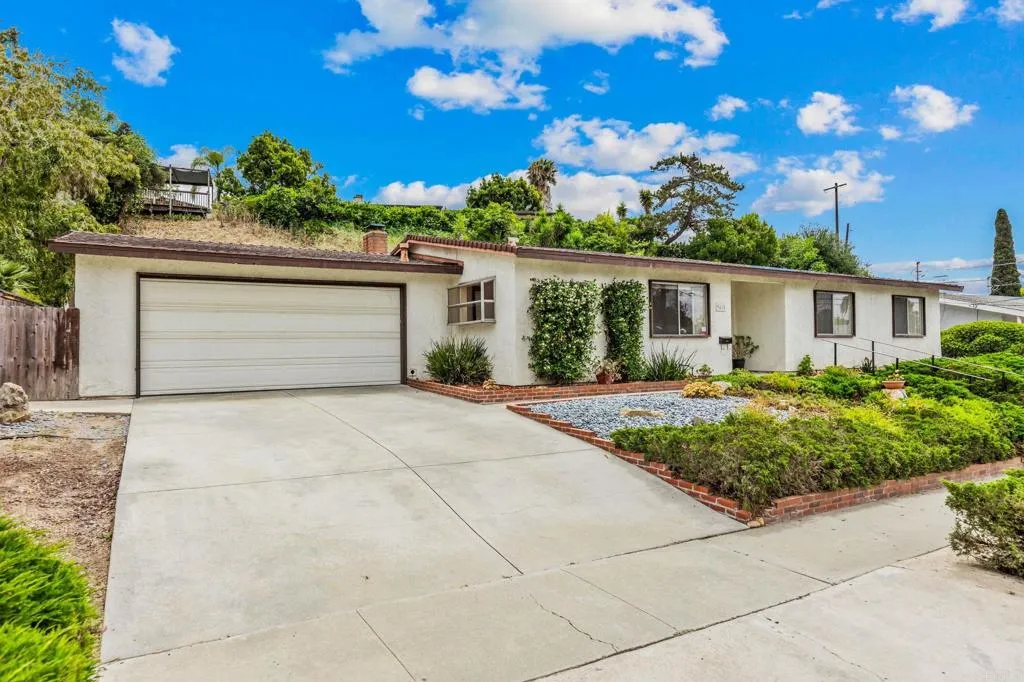 https://cdn.realtyfeed.com/cdn/127/306729147/cce5e8705994164a598f017fbbbc51c7.webp