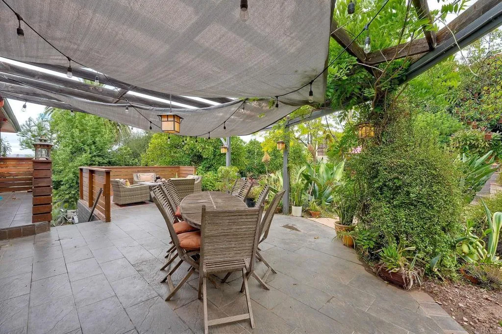 https://cdn.realtyfeed.com/cdn/127/306729156/1530f05f68a4069af1531dbc5ac8b6ac.webp