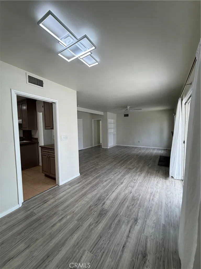 19900 Stagg Street, Winnetka, CA 91306 - Photo 4 of 14, Winnetka, CA
