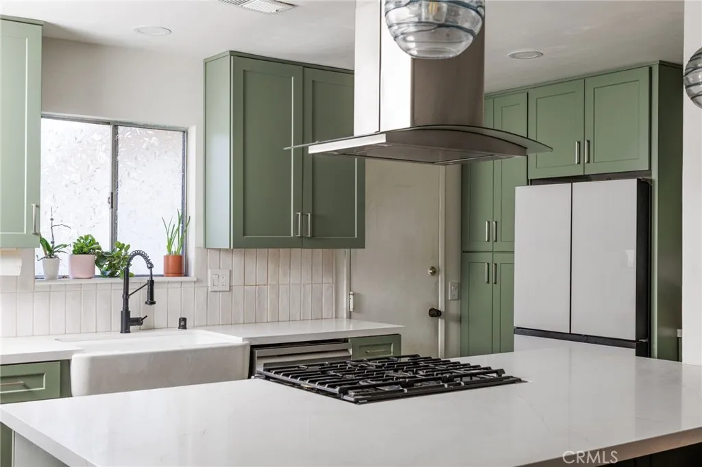 https://cdn.realtyfeed.com/cdn/127/306729169/1f139ea198f9d4ad89e71eaf81acc2c2.webp