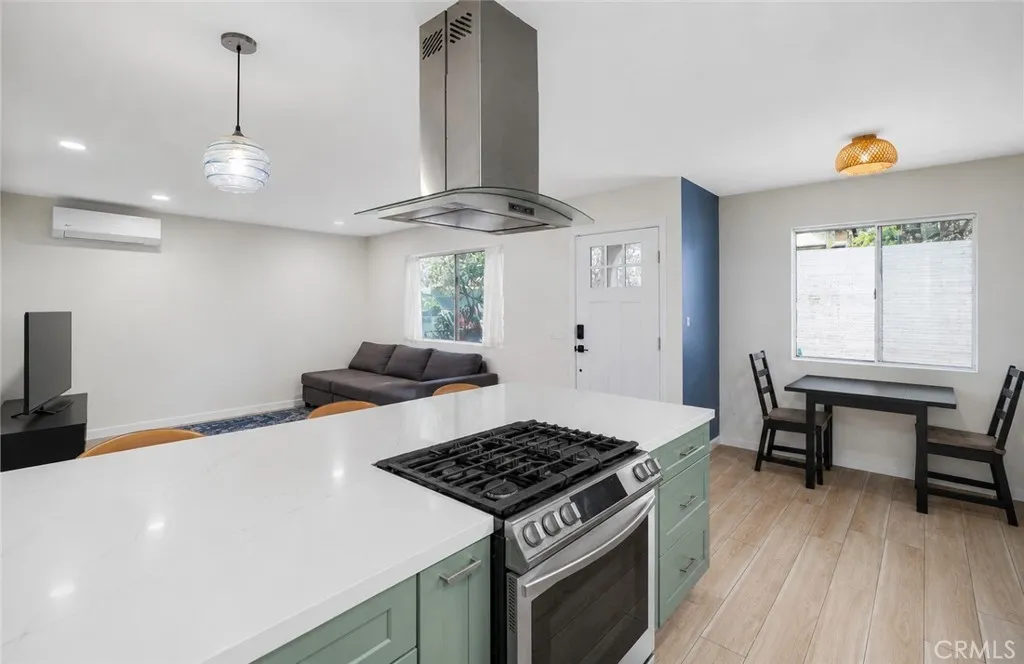 https://cdn.realtyfeed.com/cdn/127/306729169/69d5d0fd0bcd8a1c0bb922b1ed3e87c7.webp