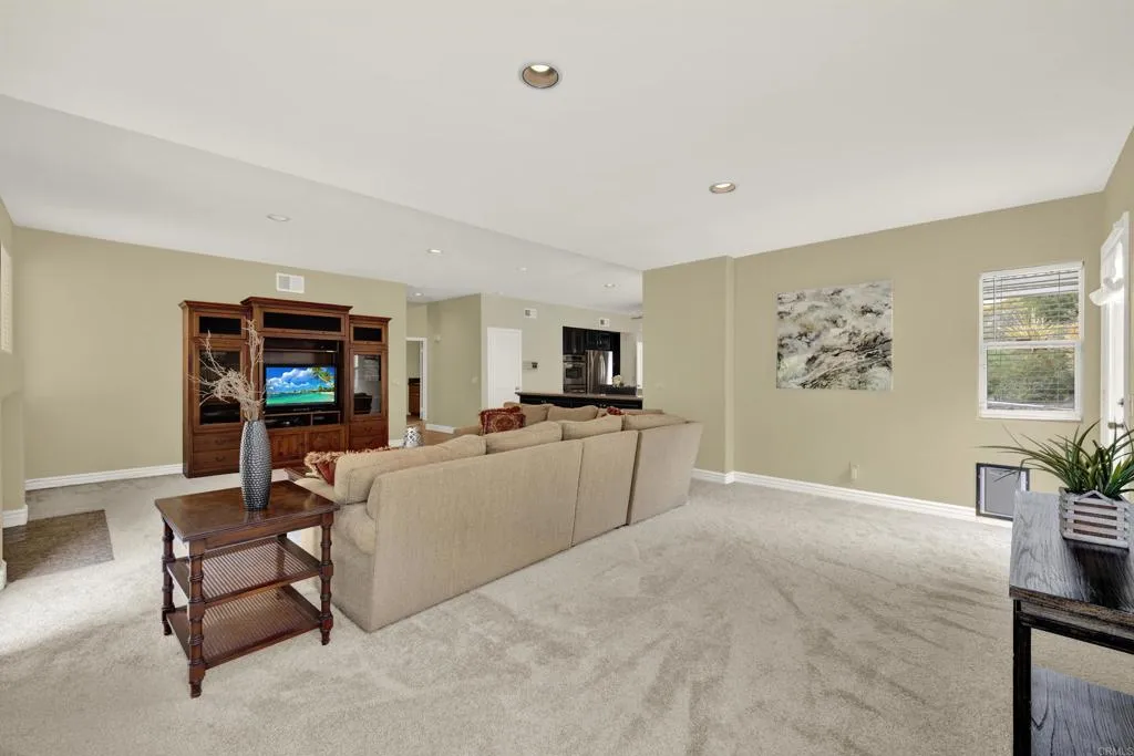 https://cdn.realtyfeed.com/cdn/127/306729178/33218f946cbc8538f96bbdbc1633f296.webp