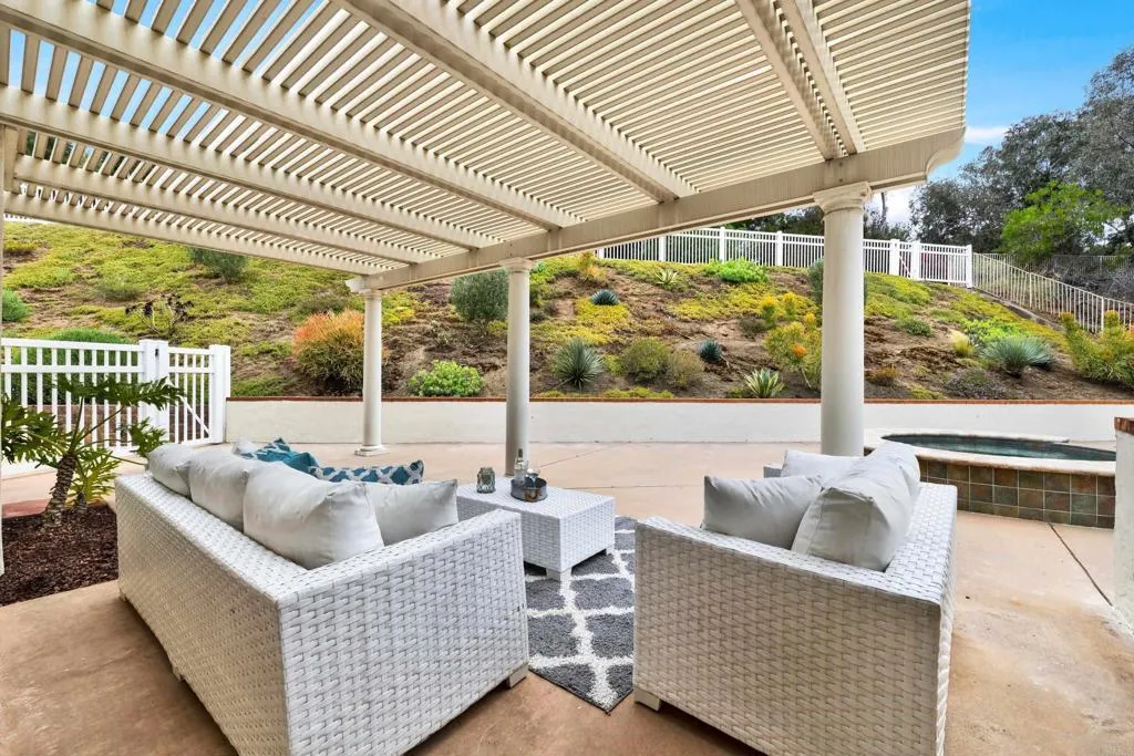 https://cdn.realtyfeed.com/cdn/127/306729178/4cff9d38ddd13df82490e5396de4a799.webp