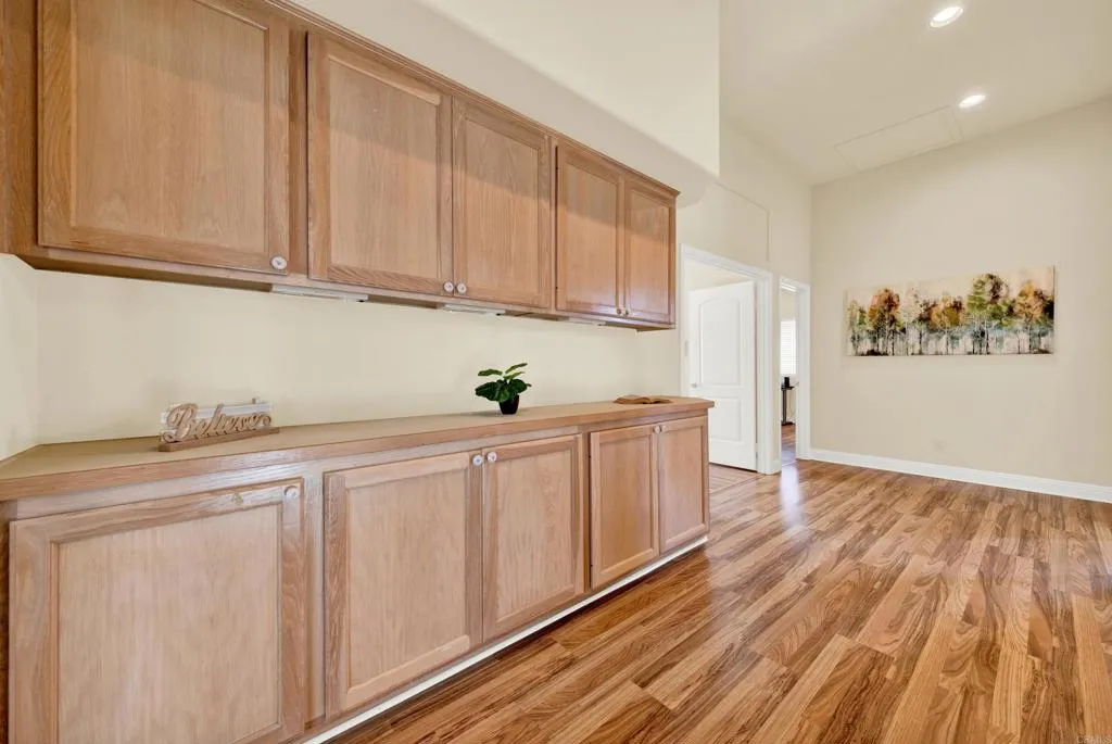 https://cdn.realtyfeed.com/cdn/127/306729178/bd9cd15819bdf5f7742abb1e41cefe94.webp