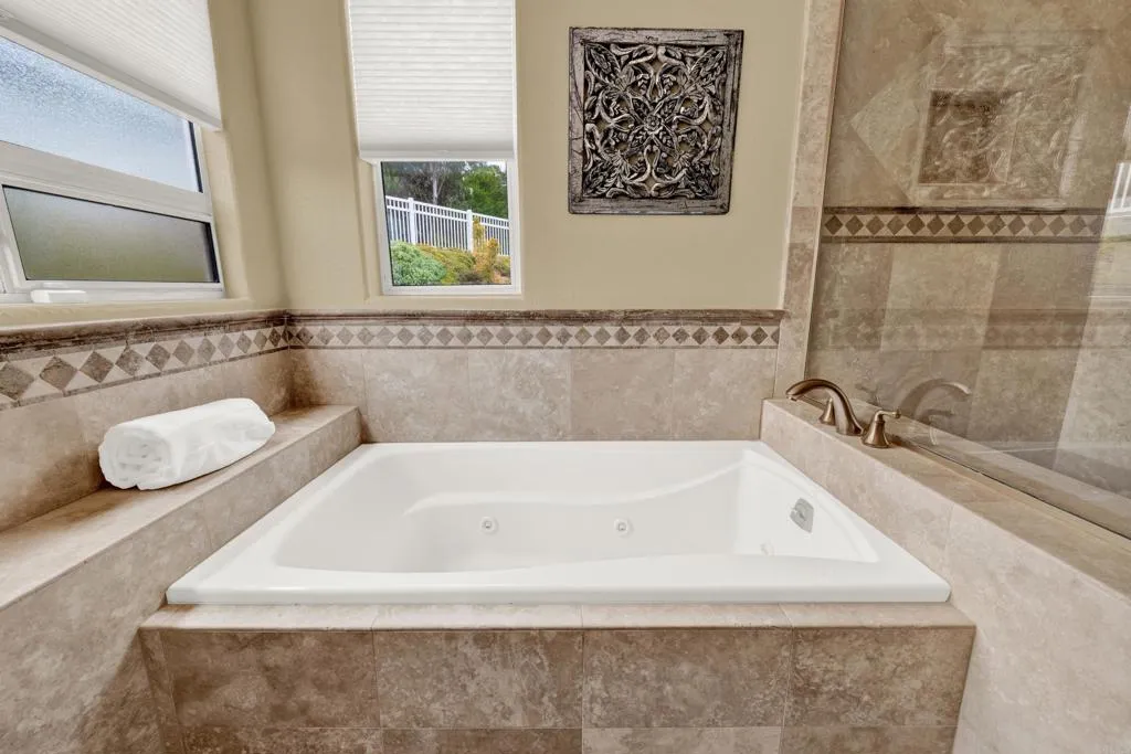 https://cdn.realtyfeed.com/cdn/127/306729178/c60e4d58218bf5b684a0af14cd72b9b8.webp