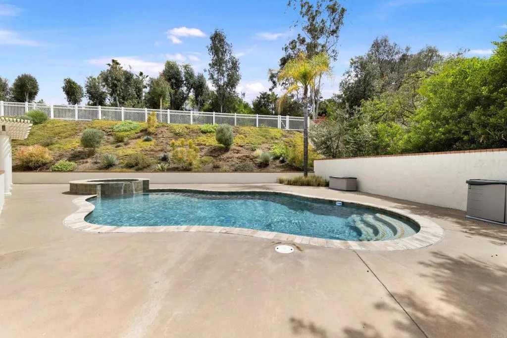 https://cdn.realtyfeed.com/cdn/127/306729178/dd56963584390aabe852002f484971bf.webp