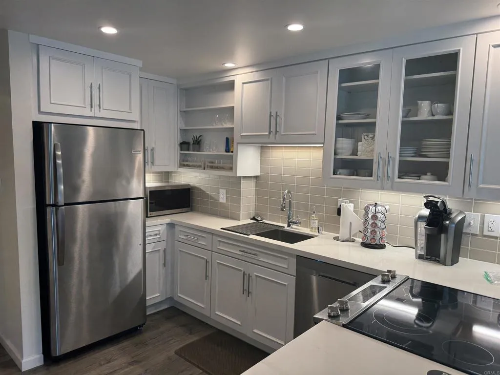 https://cdn.realtyfeed.com/cdn/127/306729179/e1f35951b4e1ec63bee134d4e6eae6d1.webp