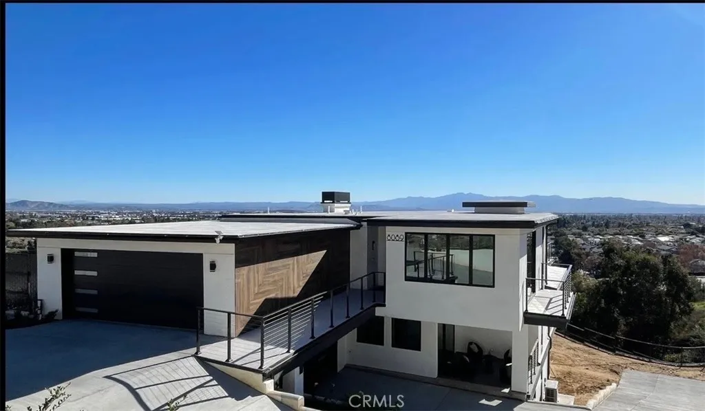 8089 Camino Predera