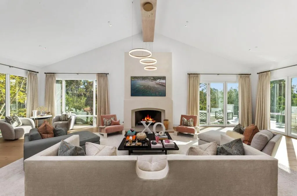 https://cdn.realtyfeed.com/cdn/127/306729293/801d9a596a8ef6547e05da45a26cfd1b.webp
