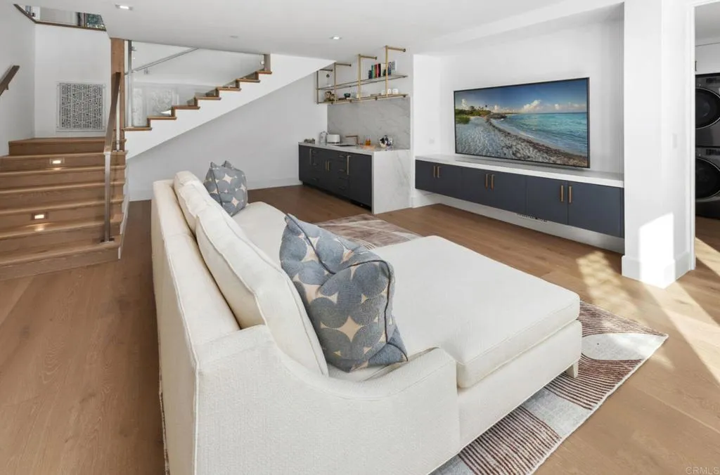 https://cdn.realtyfeed.com/cdn/127/306729293/f2444e10368504d8190d4016f8d75f89.webp
