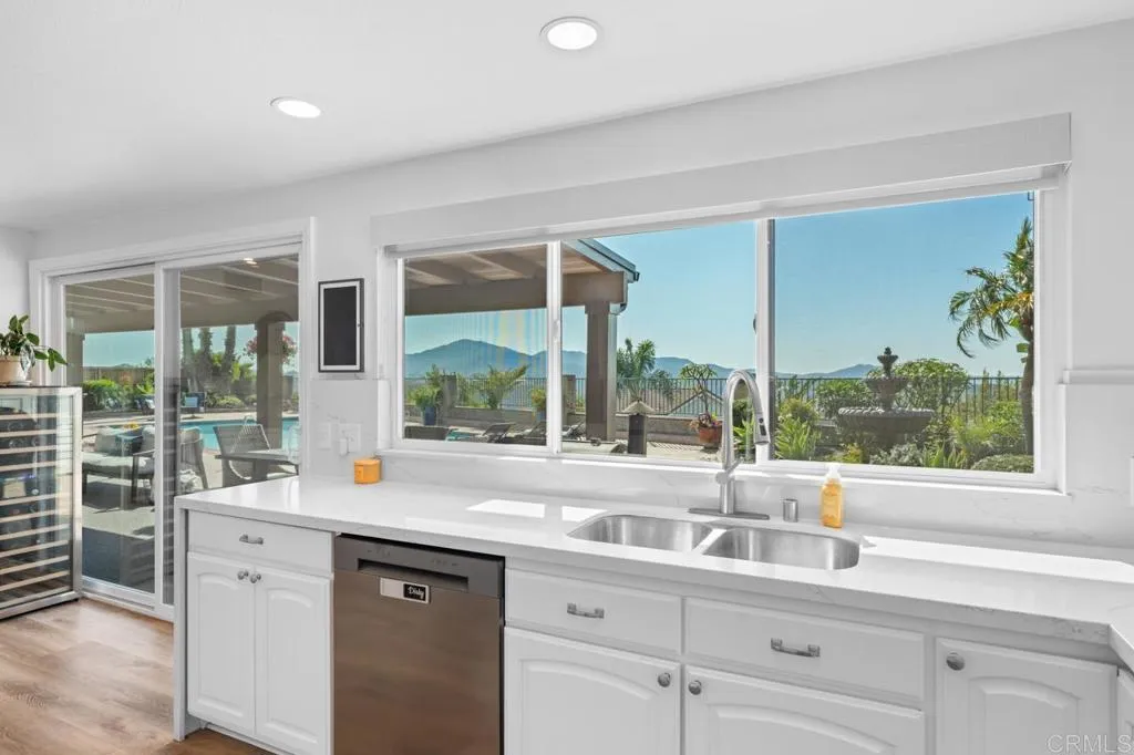 https://cdn.realtyfeed.com/cdn/127/306729301/01cb1b1e0e18db91cb6f7e2b48eb4a63.webp