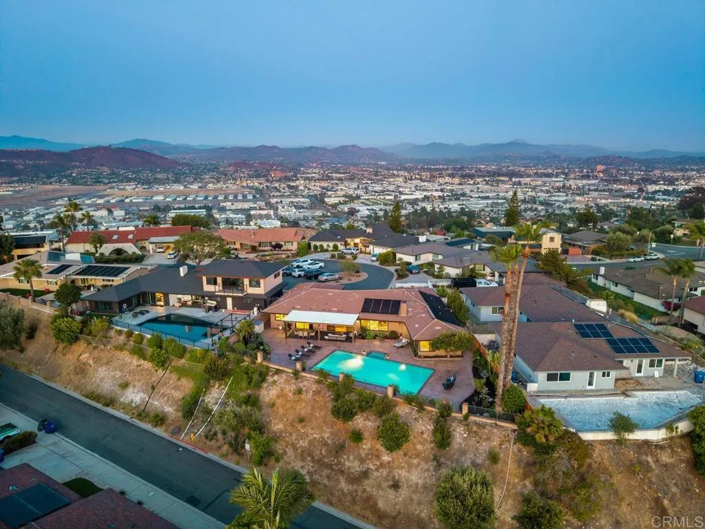 https://cdn.realtyfeed.com/cdn/127/306729301/048b20e9b8c0ea54c90656ac3e4efb06.webp