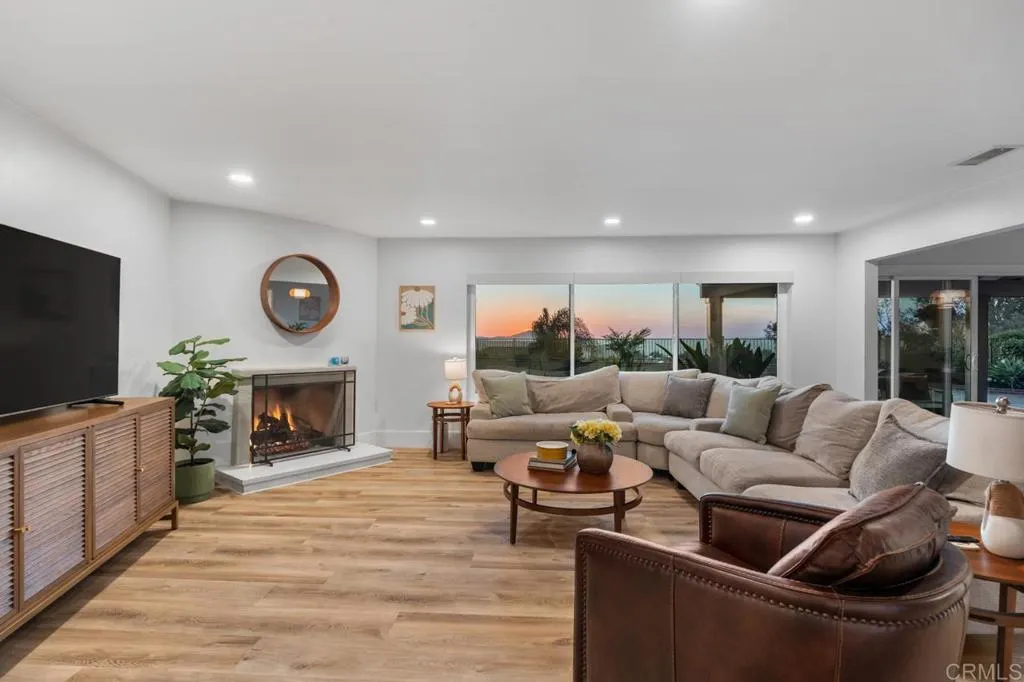 https://cdn.realtyfeed.com/cdn/127/306729301/11d15d42031a9b67141d3d5772aae538.webp