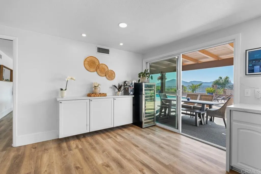 https://cdn.realtyfeed.com/cdn/127/306729301/138b4d78269a9c1a454917693df037a0.webp