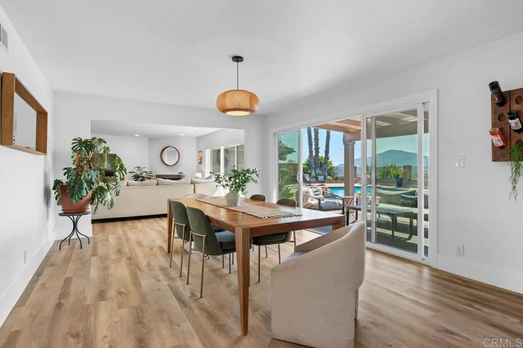 https://cdn.realtyfeed.com/cdn/127/306729301/5b278eb7933840cd9d7bc9ebb9c44483.webp