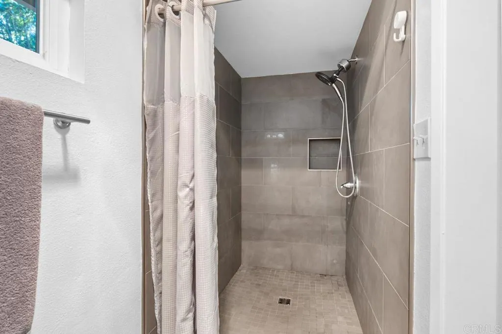 https://cdn.realtyfeed.com/cdn/127/306729301/816666daf39271de5833fa3fe93c0527.webp