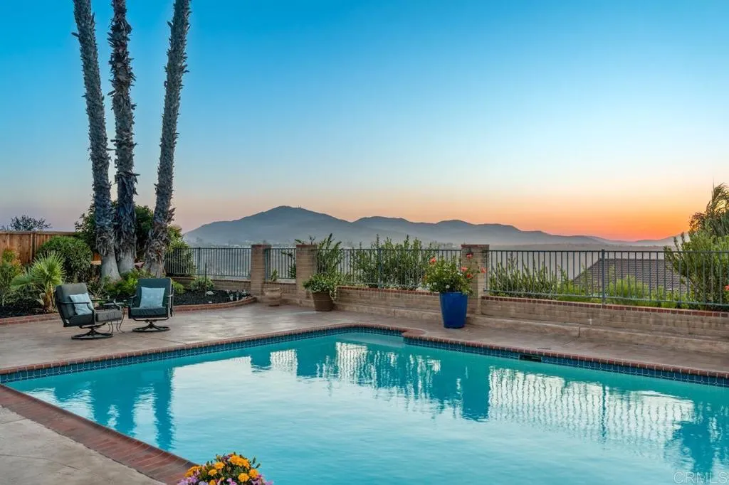 https://cdn.realtyfeed.com/cdn/127/306729301/828fc692ea46b130360f6dd156867b86.webp