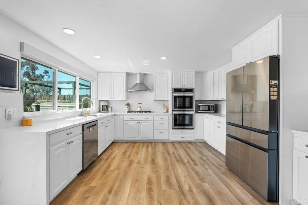 https://cdn.realtyfeed.com/cdn/127/306729301/989eb338d69d323f2b915a8b1d2c8333.webp