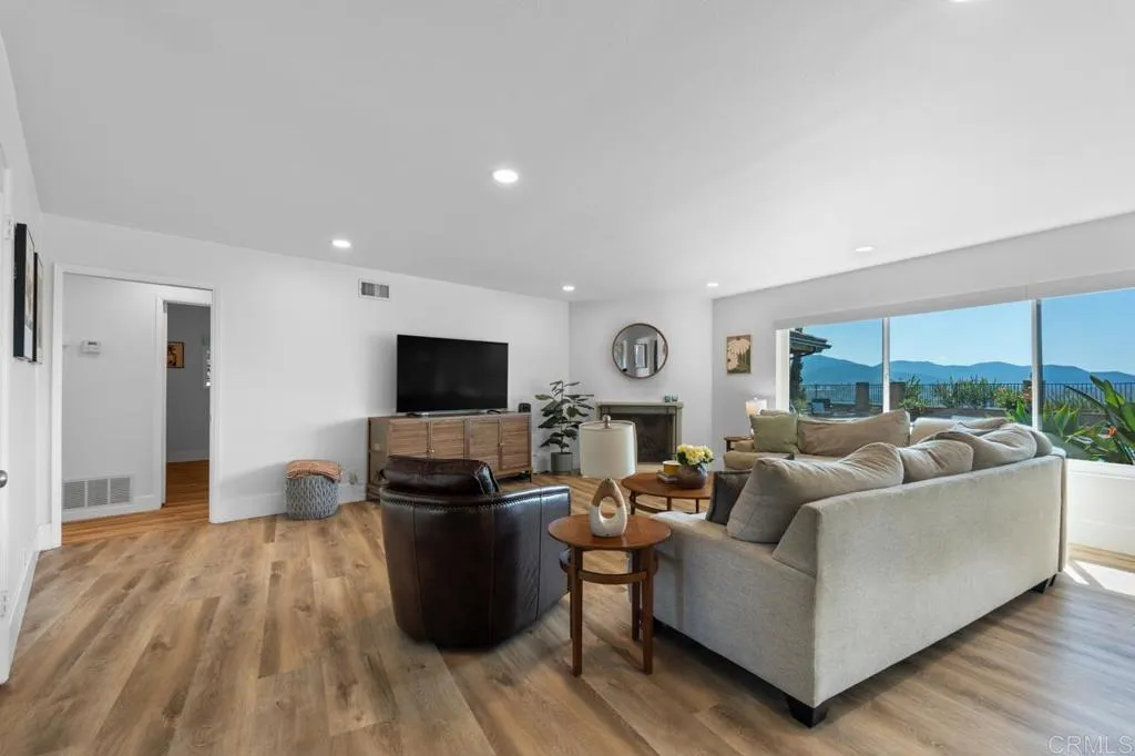 https://cdn.realtyfeed.com/cdn/127/306729301/c133c84eebf9aaadffe0f40fc7293562.webp