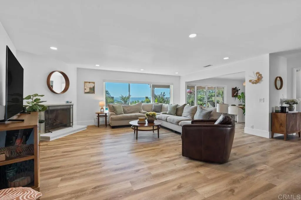 https://cdn.realtyfeed.com/cdn/127/306729301/e0c727f2f9ac82ce8a5695541f01f220.webp