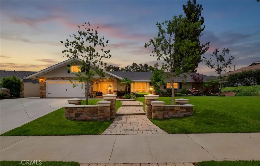 Fullerton, CA 92833