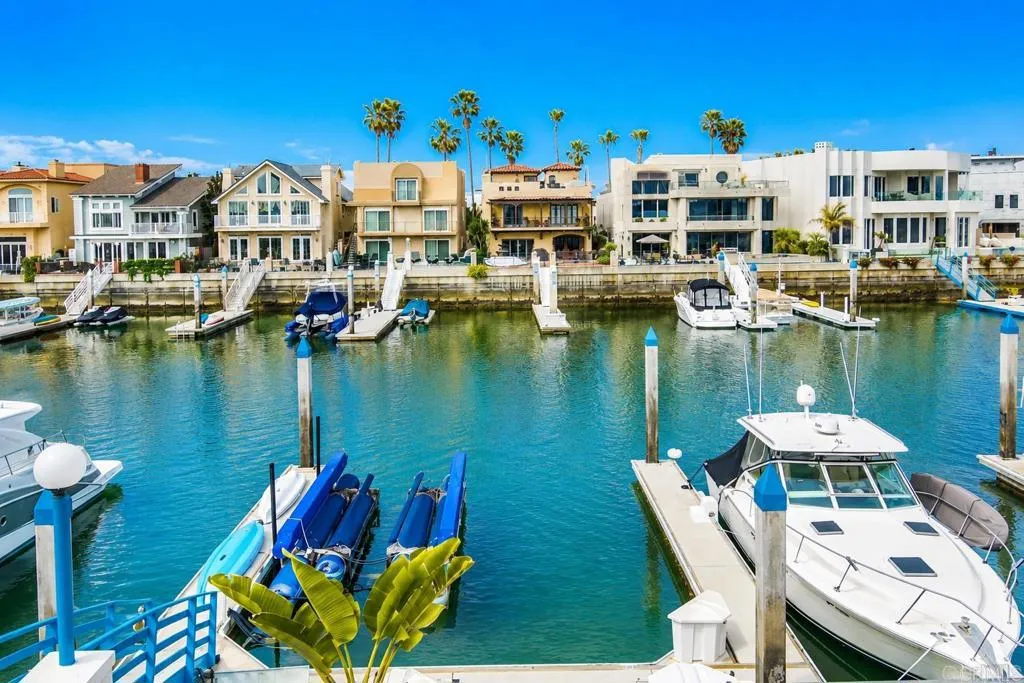 Coronado, CA 92118