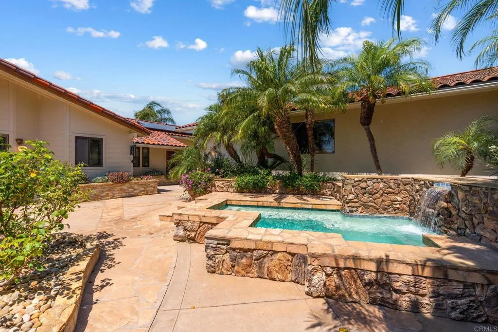 https://cdn.realtyfeed.com/cdn/127/306729333/3302099f75d64c1bcaa6454893f323dd.webp