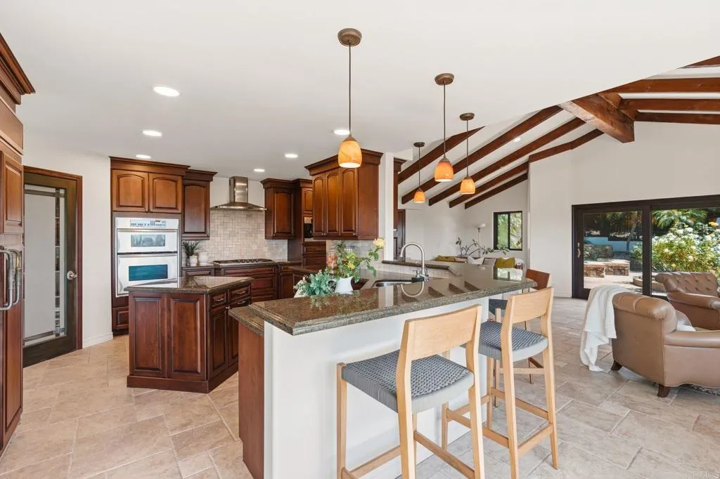 https://cdn.realtyfeed.com/cdn/127/306729333/35d8c331f0abbe8a4adb233d3120d561.webp