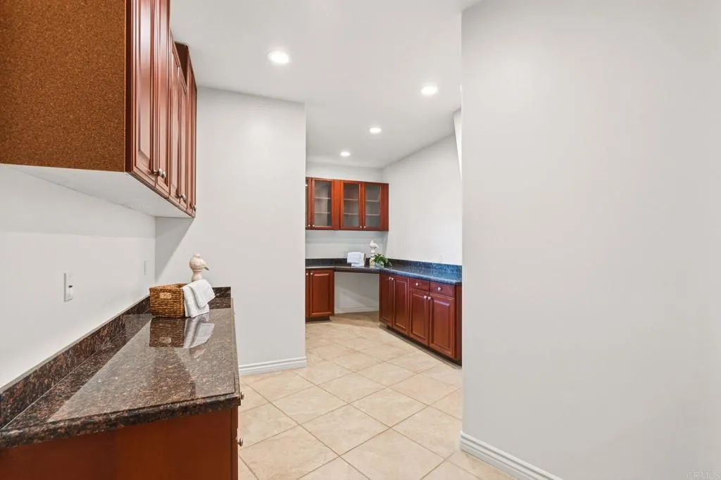 https://cdn.realtyfeed.com/cdn/127/306729333/5551357f7bb4ac20e0bf3c7e05f286cd.webp