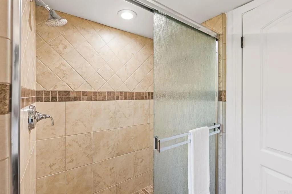 https://cdn.realtyfeed.com/cdn/127/306729333/72da08f07b4ac3f36df609e3eca80cd0.webp