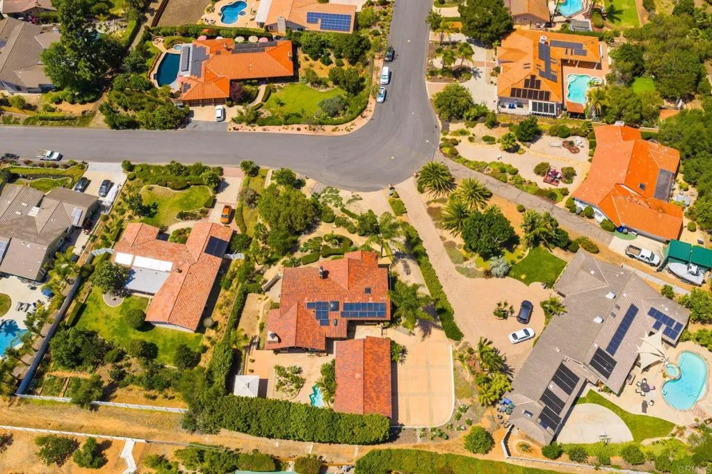 https://cdn.realtyfeed.com/cdn/127/306729333/c529bca436c364510afb1c9eae0acec3.webp